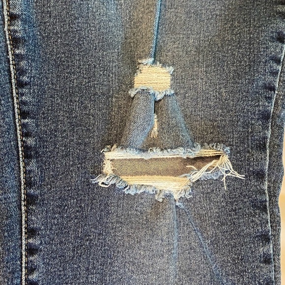 DENIZEN by Levi’s Mid-rise Boyfriend Distressed Raw Cuffed Hem Jeans Size 16 - Picture 6 of 9